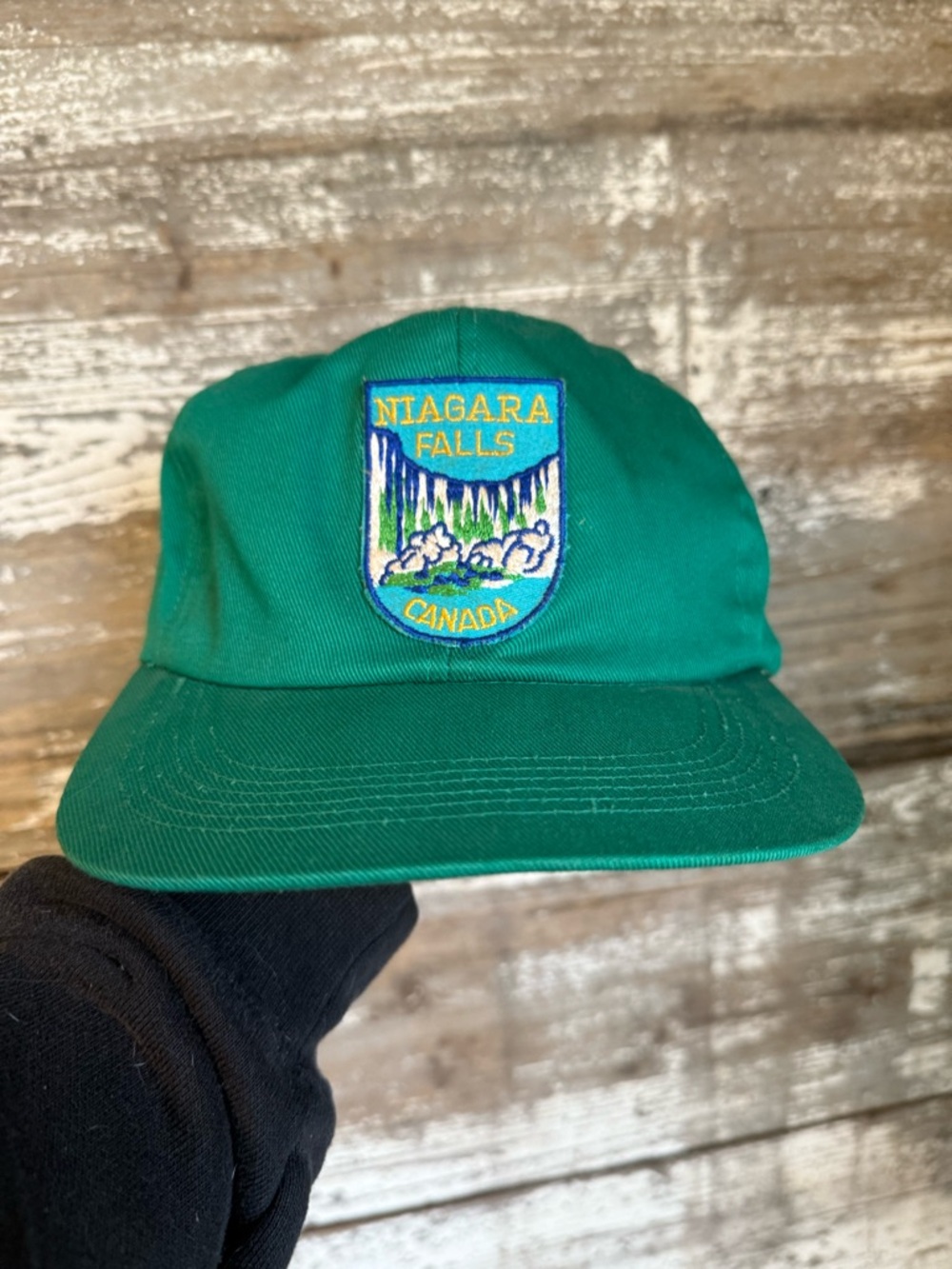 Vintage Niagara Falls Canada green snapback hat good shape